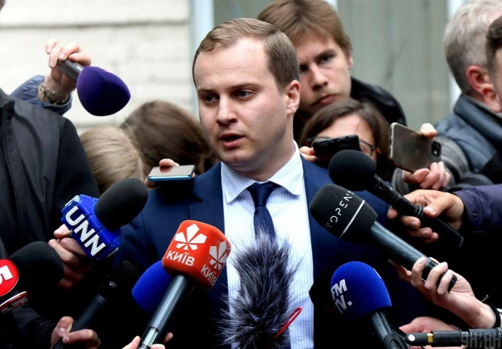 ანდრეი სინიუკმა, რომელიც ბიზნესმენ ტიმურ მინდიჩისთვის მონაცემების გადაცემაშია ეჭვმიტანილი, თანამდებობა დატოვა