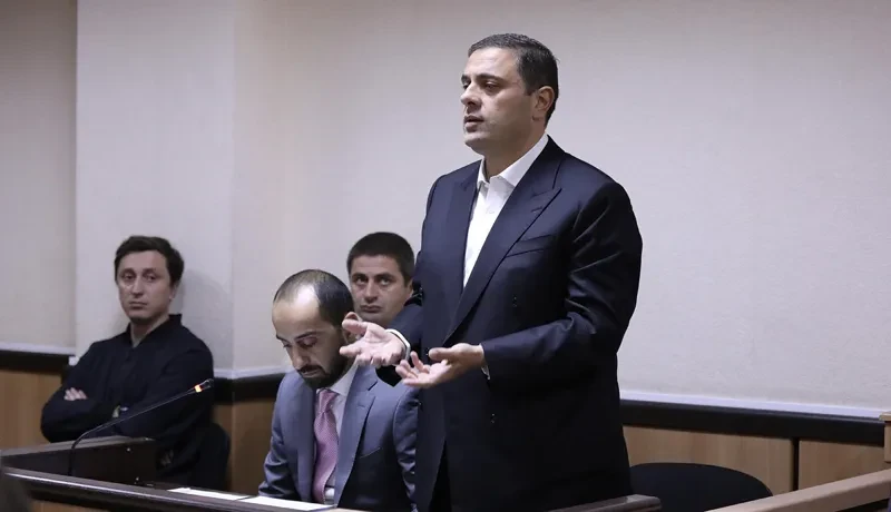 მოსამართლის განმარტებით, რომეო მიქაუტაძეს ბრალი 9 დანაშაულზე ედება