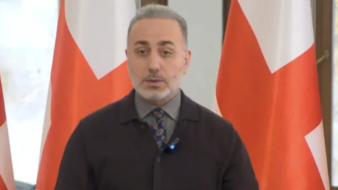 ღალატი არის ის, როდესაც ხალხს წარმომადგენლის გარეშე დატოვებ საქართველოს 64-ვე მუნიციპალიტეტში - როდესაც ბრძოლის ველს გაეცლები, მოღალატეობრივად გაიპარები ბრძოლის ველიდან, ხალხს მოუწოდებ, რომ არჩევნებზე არ მივიდნენ და საერთოდ არ ხსნი რატომ მოიქეცი ასე, ეს საჩუქარი რატომ გაუკეთე „ოცნებას“, ეს არის ღალატი, ქალბატონო სალომე-თქო, გადაეცით ჩვენგან, - ასე გამოეხმაურა პარტია „გახარია საქართველოსთვის“ დეპუტატი, გიორგი შარაშიძე სალომე ზურაბიშვილის განცხადებას, რომელმაც მათ „მოღალატეები“ უწოდა.